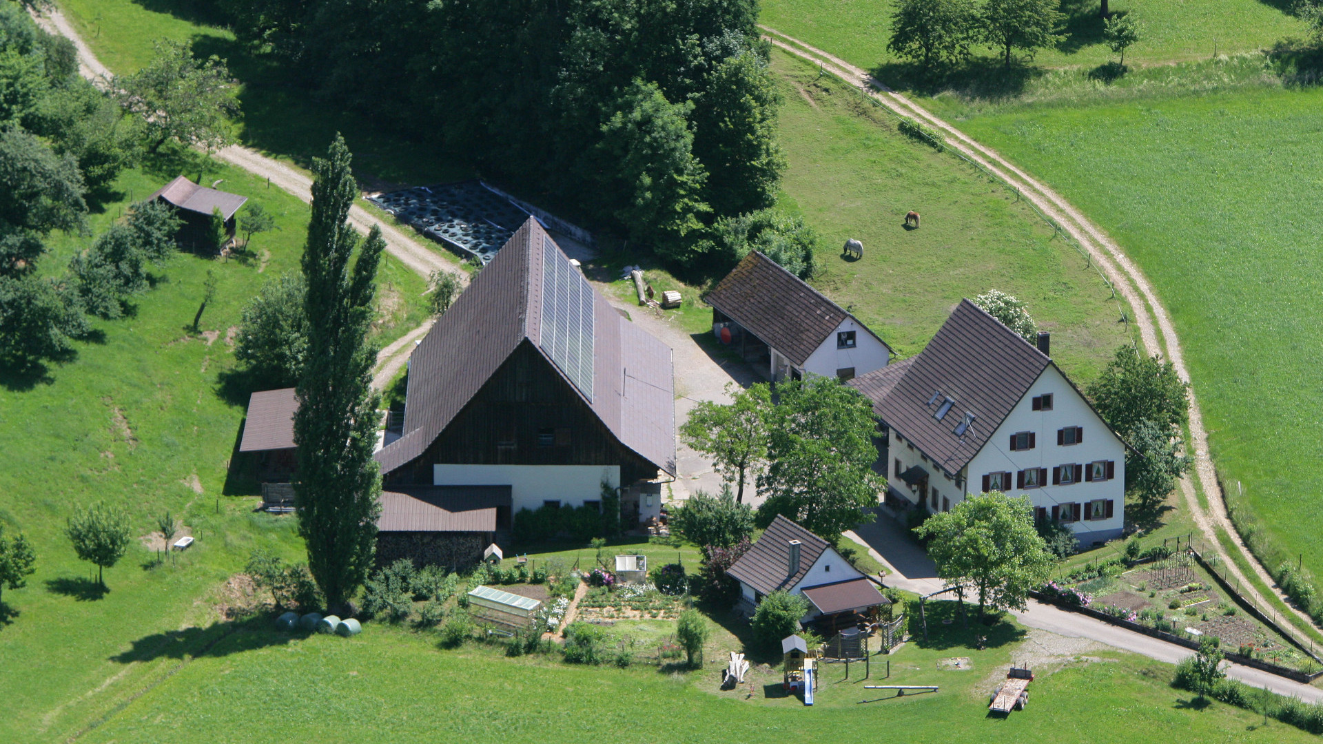Luftaufnahme vom Kapellenhof in Glottertal
